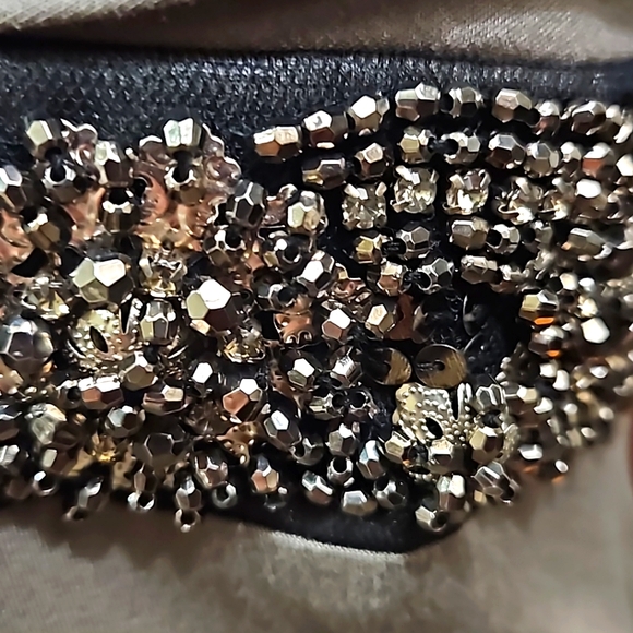 Studio Y Olive Green Sleeveless V-Neck Embellished Front Party Top Size Medium - Picture 3 of 11